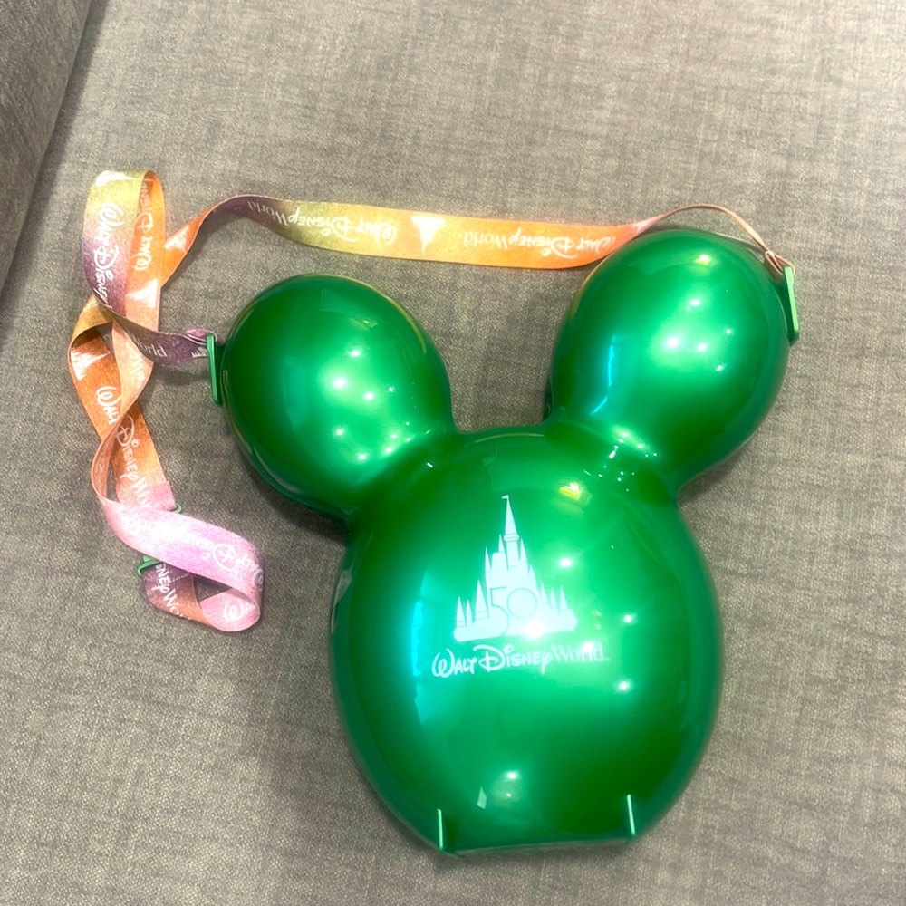 Brand new Walt Disney World 50th Green balloon popcorn bucket